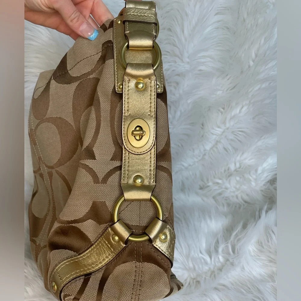 Gold Coach hobo shoulder bag - Picture 3 of 10
